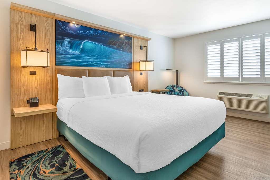 Best Western Plus Capitola By-The-Sea Inn & Suites Room photo